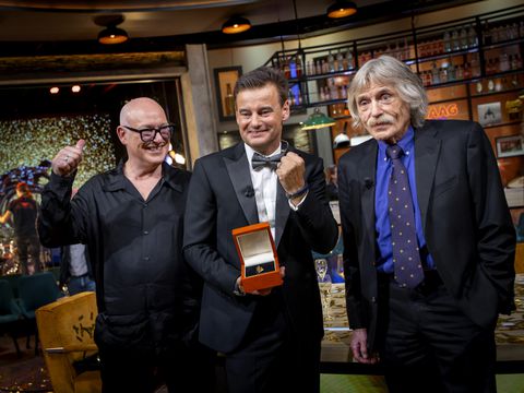 Feeststemming slaat snel om bij Vandaag Inside na winst Televizier-Ring: 'En nu de toekomstige premier aan tafel'