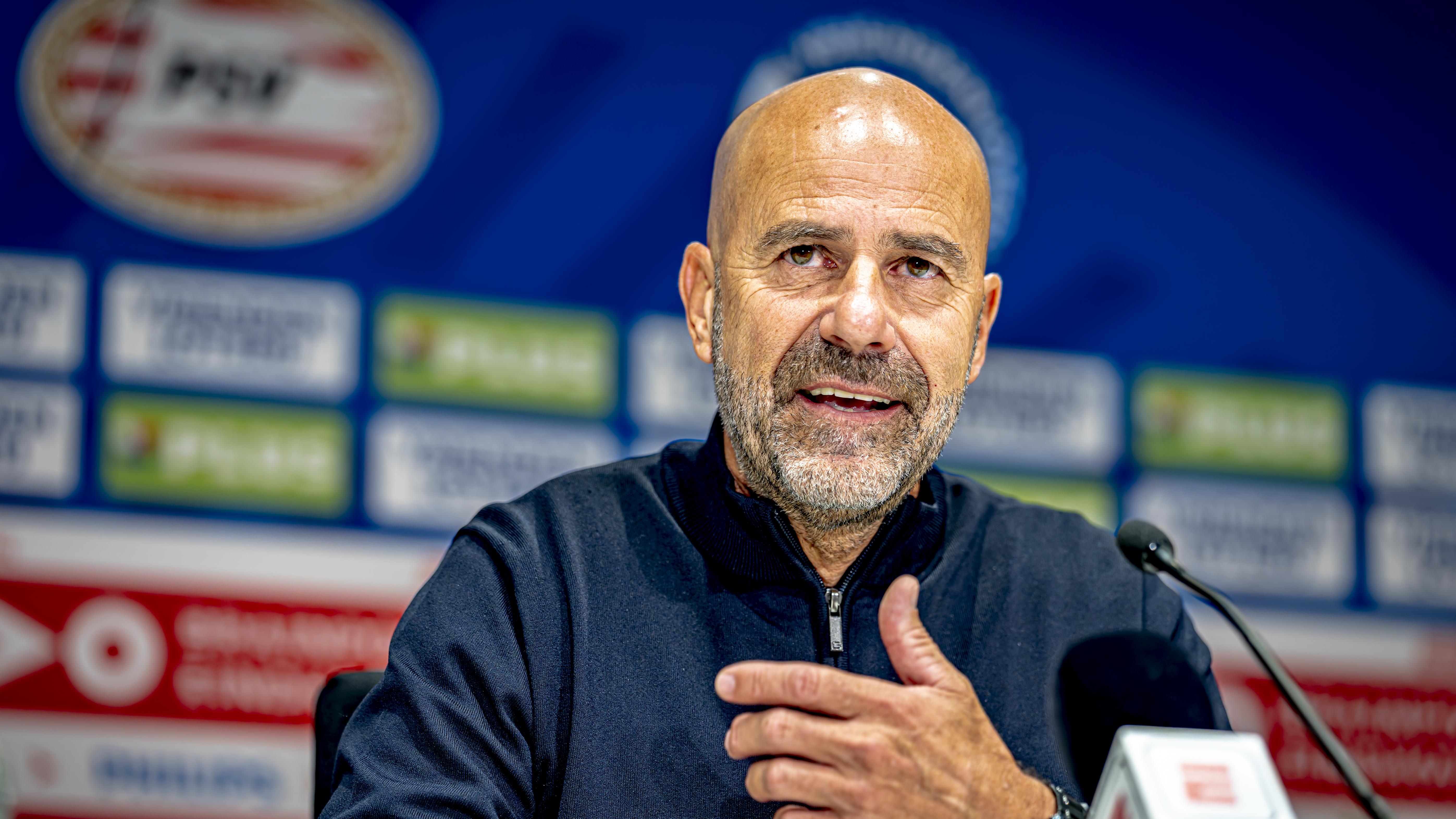 Jarige PSV-trainer Peter Bosz (62) krijgt 'prachtig' cadeau: 'Dat ga ik ...