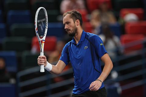 Toptennisser (30) dreigde wedstrijd te staken tijdens verloren halve finale: 'Daarom sloeg ik mis'