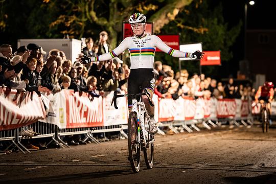 Oud-wereldkampioene (24) terug in het veld na lange afwezigheid: 'Ik ben nu blijer dan ooit'