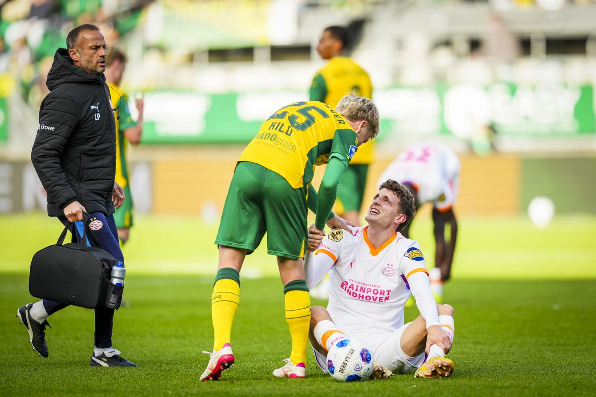 Problemen PSV stapelen zich op na afgang in Den Haag: Peter Bosz staat voor lastige keuzes