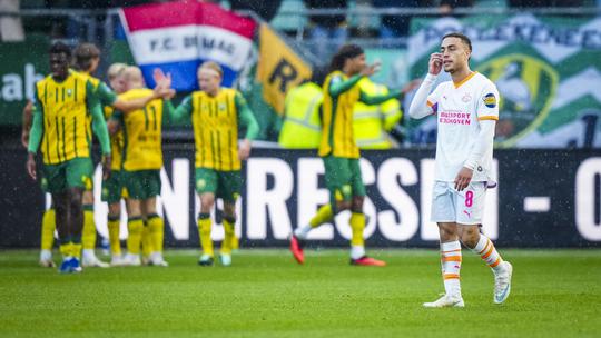 'Lastige situatie' voor regerend landskampioen PSV: 'De club heeft ons hard nodig...'