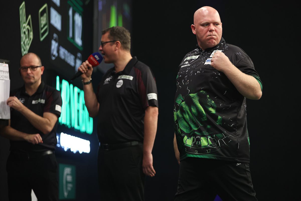 Martin Lukeman wint 'battle of the underdogs' en bereikt finale Grand Slam of Darts