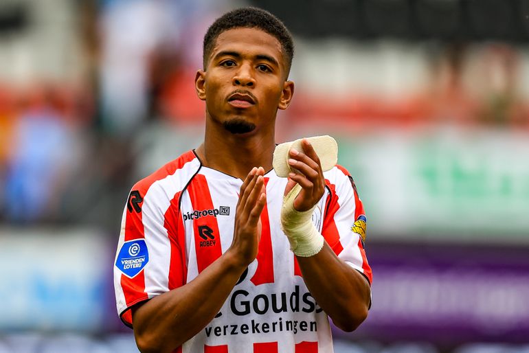 Shurandy Sambo en Curaçao vechten voor WK-mirakel: 'Daar sta ik écht versteld van'