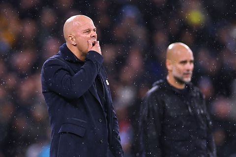 Arne Slot krijgt flinke sneer van voormalig Liverpool-speler: 'Ik kon niet geloven wat ik zag'