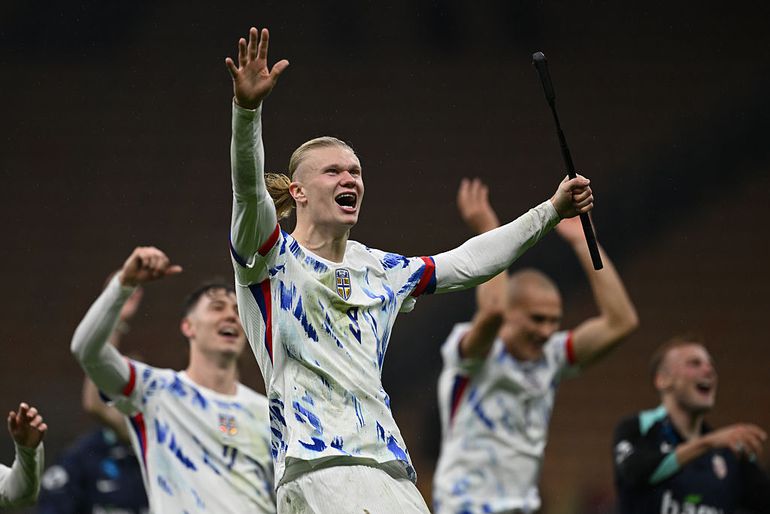 32 van de 48 landen zeker van WK voetbal, Nederland kan zich tegen Litouwen definitief plaatsen