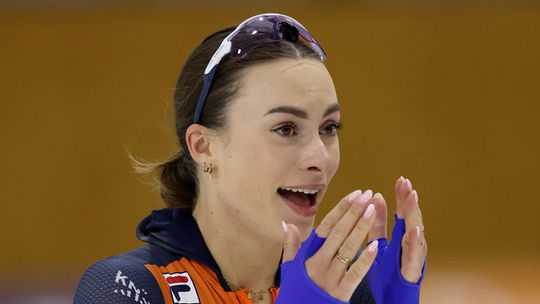 Topschaatsster Femke Kok krijgt duizenden euro's en speciaal sieraad door waanzinnig wereldrecord