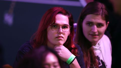 Veelbesproken dartster Noa-Lynn van Leuven openhartig over hartverscheurende periode: 'Hoefde van mij niet meer'