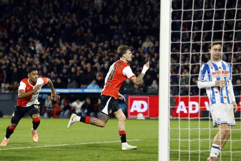 Live Feyenoord - sc Heerenveen | De Kuip ontploft na bevrijdende goal: Robin van Persie haalt opgelucht adem