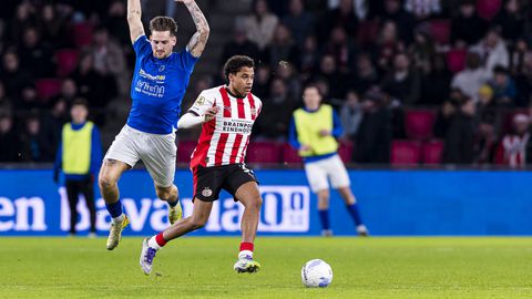 Emotionele week voor PSV-debutant Noah Fernandez (17): 'Natuurlijk wil je het liefst bij je familie zijn'