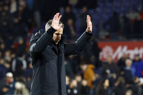 Robin van Persie diep door het stof na zoveelste blamage van Feyenoord: 'Doet pijn in mijn buik'