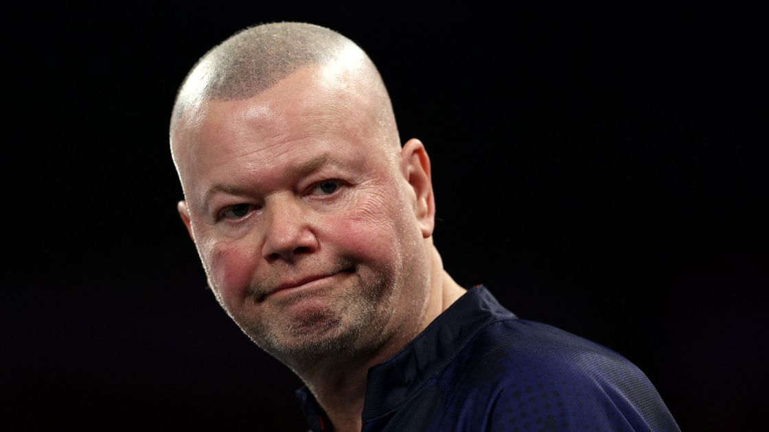 Dit is het prijzengeld voor teleurstellende Raymond van Barneveld na zeer kort WK darts
