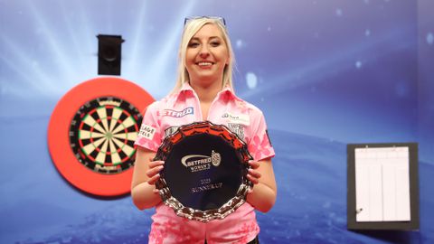 'Queen of the Palace' op WK darts openhartig na breuk met Cameron Menzies: 'Het gaat de goede kant op'