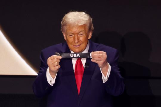 Twee deelnemers aan WK voetbal leven tussen hoop en vrees door nieuwe regels van president Donald Trump