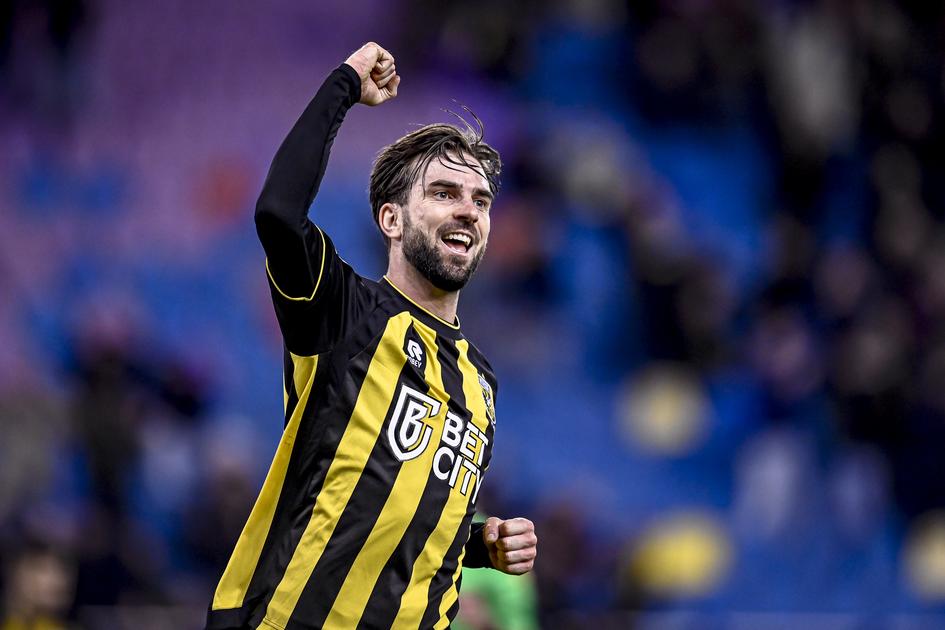 Davy Pröpper hangt schoenen opnieuw aan de wilgen, maar neemt afscheid van 'mijn club' met mooi geba