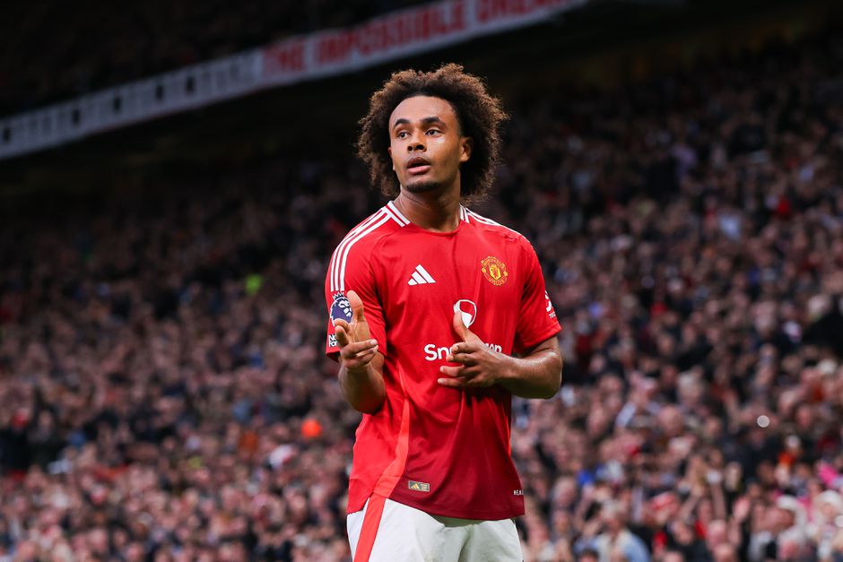 Joshua Zirkzee op de vingers getikt na opmerkelijk incident, maar United-aanvaller ontsnapt aan schoring