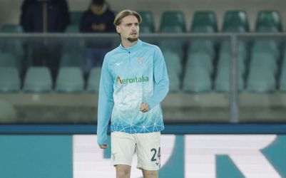 Ajax-vertrek Kenneth Taylor bleek 'ingewikkelde transfer': 'Heeft mij wel even achtervolgd'