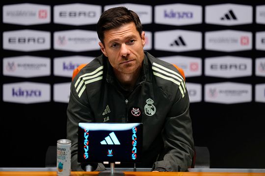 'Ex-coach PSV strijdt met net ontslagen Xabi Alonso om nieuwe baan bij topclub'
