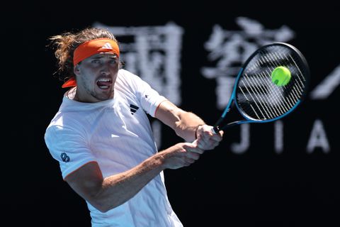 Toptennisser Alexander Zverev overleeft lastige start op Australian Open: 'Ik was niet blij'