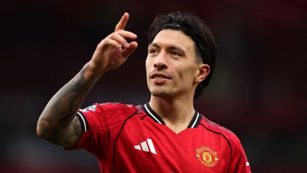 Oud-Ajacied slaat van zich af na harde kritiek: 'Kom naar mijn huis en zeg het in mijn gezicht'