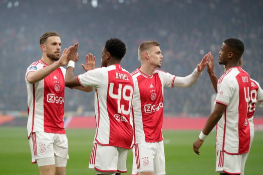 Marciano Vink ziet 'heksenjacht' bij Ajax: 'Dat vind ik wel heel heftig'