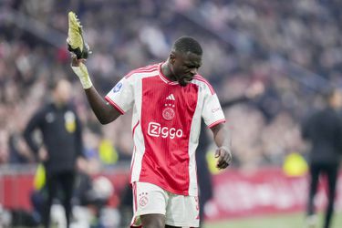Nieuwe dreun Ajax: NEC pakt diep in blessuretijd verdiend een punt in Amsterdam