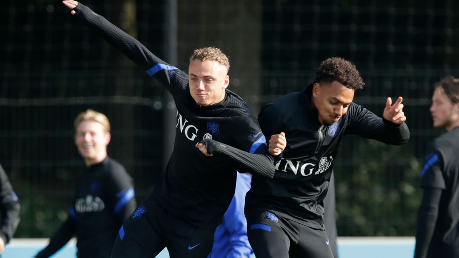 Donyell Malen in aanloop naar PSV - Borussia Dortmund: 'Ik vond Noa Lang iets te blij met de loting'