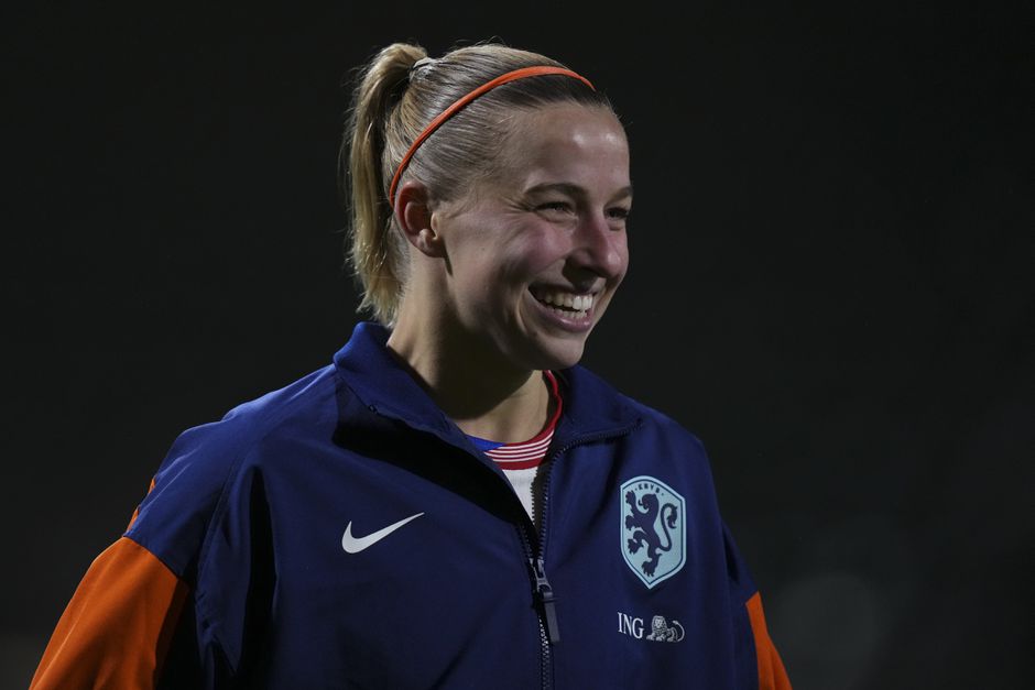Topvoetbalster Jackie Groenen betrokken bij mooi project in Parijs: 'Heel leuk om een bijdrage te kunnen leveren'