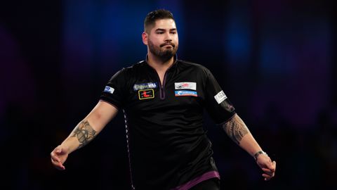 Opvallende Nederlandse darter 'zweette zich de tierelier' in 'slechte omstandigheden'