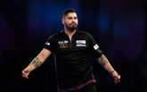 Darter Jelle Klaasen had als één van de weinigen geen last van de 'erbarmelijke omstandigheden' tijdens de vloertoernooien in Rosmalen. ©Getty Images