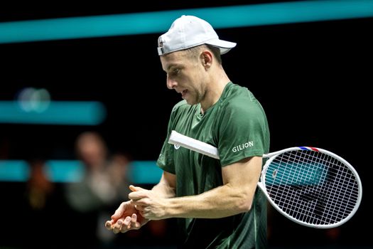 Gefrustreerde Tallon Griekspoor blijft ijzig kalm in tiebreakpartij, maar loopt clash met Novak Djokovic mis