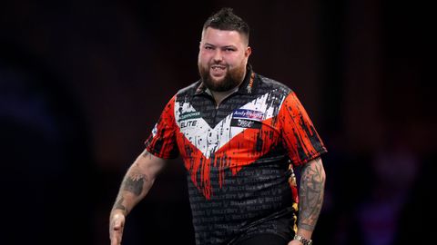 Nieuwe teleurstelling voor gevallen topdarter: razendsnel einde in Nederland