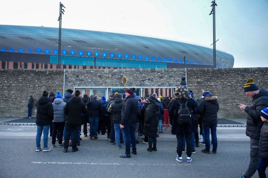 Liverpool-fan pakt hatende aartsrivaal Everton terug en bezorgt supporters pijnlijk moment