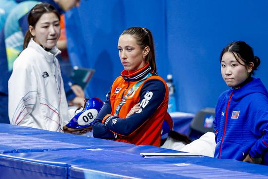 Bondscoach hakt knoop door over Suzanne Schulting in relay shorttrack: 'Geen risico's'