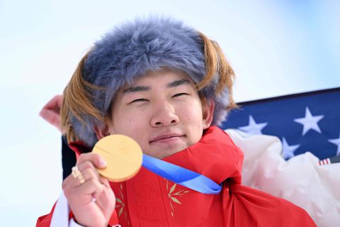 Eindelijk raak: voormalig kindster bezorgt topland eerste gouden medaille na twaalf lange dagen wachten