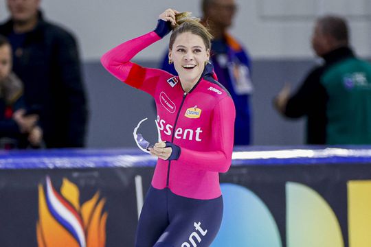 'Veelbelovend' schaatstalent (21) betaalt vertrouwen terug: 'Ik heb er een supergoed gevoel bij'