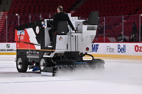 Student probeert wereldrecord 24 uur schaatsen te verbreken: 'Hoe vaker ik naar de wc ga...'