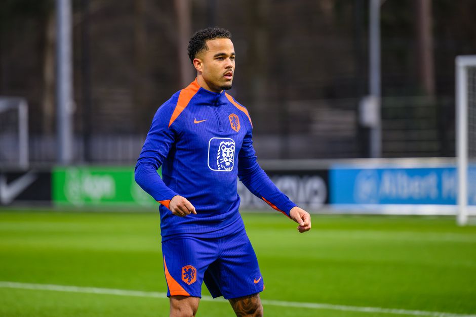 'Nieuweling' bij Oranje wil zich 'op elke positie' bewijzen: 'Zelfs als rechtsback'