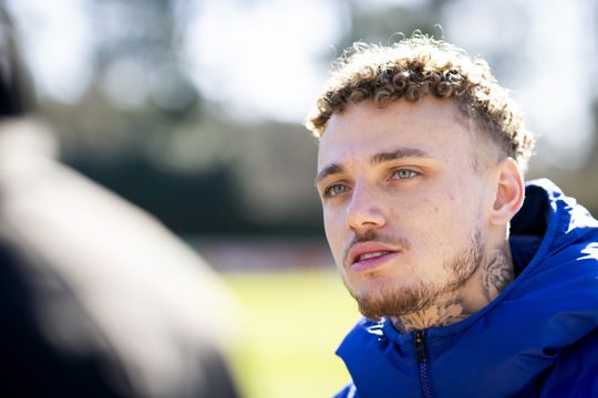 Openhartige Noa Lang laat andere kant van zichzelf zien: 'Dan ben ik gewoon mens en doe ik wat ik wil'