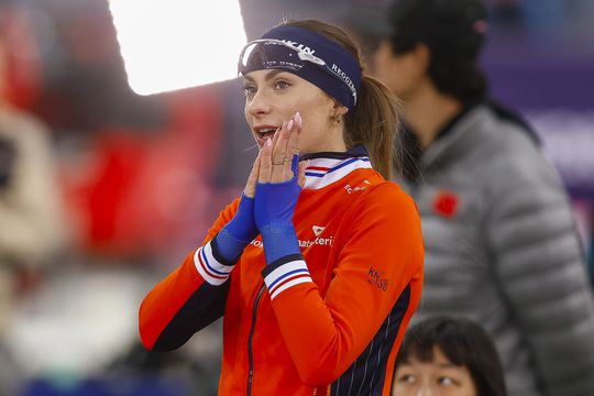 Wereldkampioene Femke Kok deelt exclusieve beelden van 'vreselijk zenuwslopend moment'
