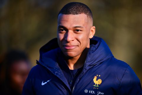Aanvoerder Kylian Mbappé reageert fel na kritiek: 'Mensen denken dat ik een idioot ben'