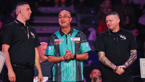 Enorme schorsing schrikt dartswereld op: 'Ze móéten heel zwaar straffen, anders is het de moeite waard'