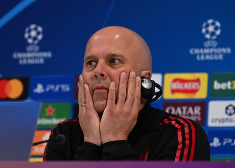 'Rumoer rond ontslag Arne Slot bij Liverpool zwelt aan, Engelse bronnen melden overgang naar Ajax'