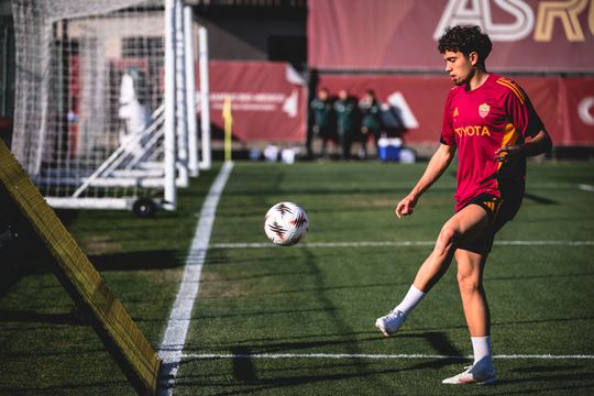 Topvoetballer overvallen in eigen huis: 'Hou je mond, anders schieten we je neer'