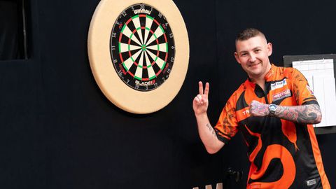 Winnaar Nathan Aspinall hekelt darten in Rotterdam Ahoy: 'Slechtste locatie van allemaal'