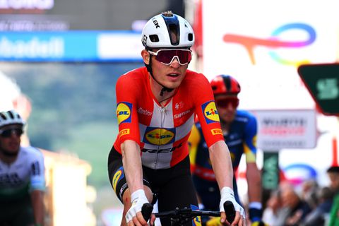 Zorgen om onderkoelde Mattias Skjelmose: 'Sommige renners worden nooit meer hetzelfde'