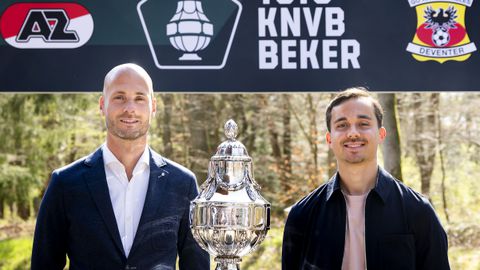 Compleet gekkenhuis in Deventer, maar uitzwaaien van Go Ahead Eagles geweigerd: 'Dat kan in de weg zitten'