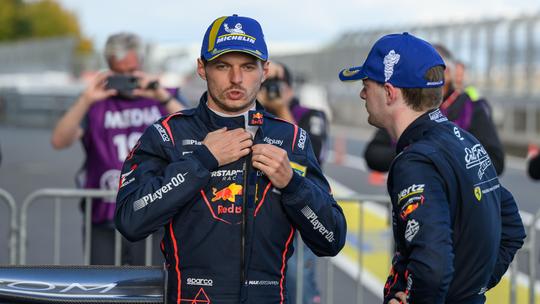 Nachtmerrie bij race van Max Verstappen op Nürburgring: coureur overleden (66)
