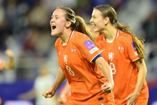 Oranje Leeuwinnen boeken wéér knap resultaat tegen Frankrijk en zetten grote stap richting WK