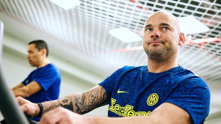 Vader Wesley Sneijder lijdt aan ongeneeslijke vorm van kanker: 'Hij draagt het als een echte man'